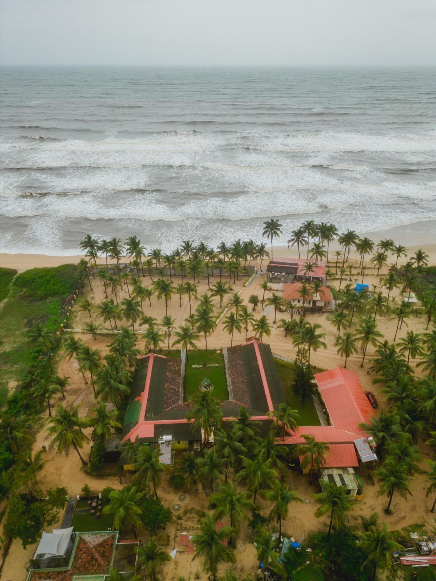 C Roque Beach Resort Colva Exterior photo